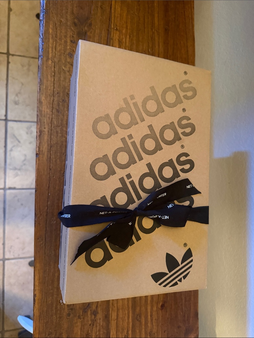 adidas Gazelle Indoor red sneakers. - Picture 3 of 6